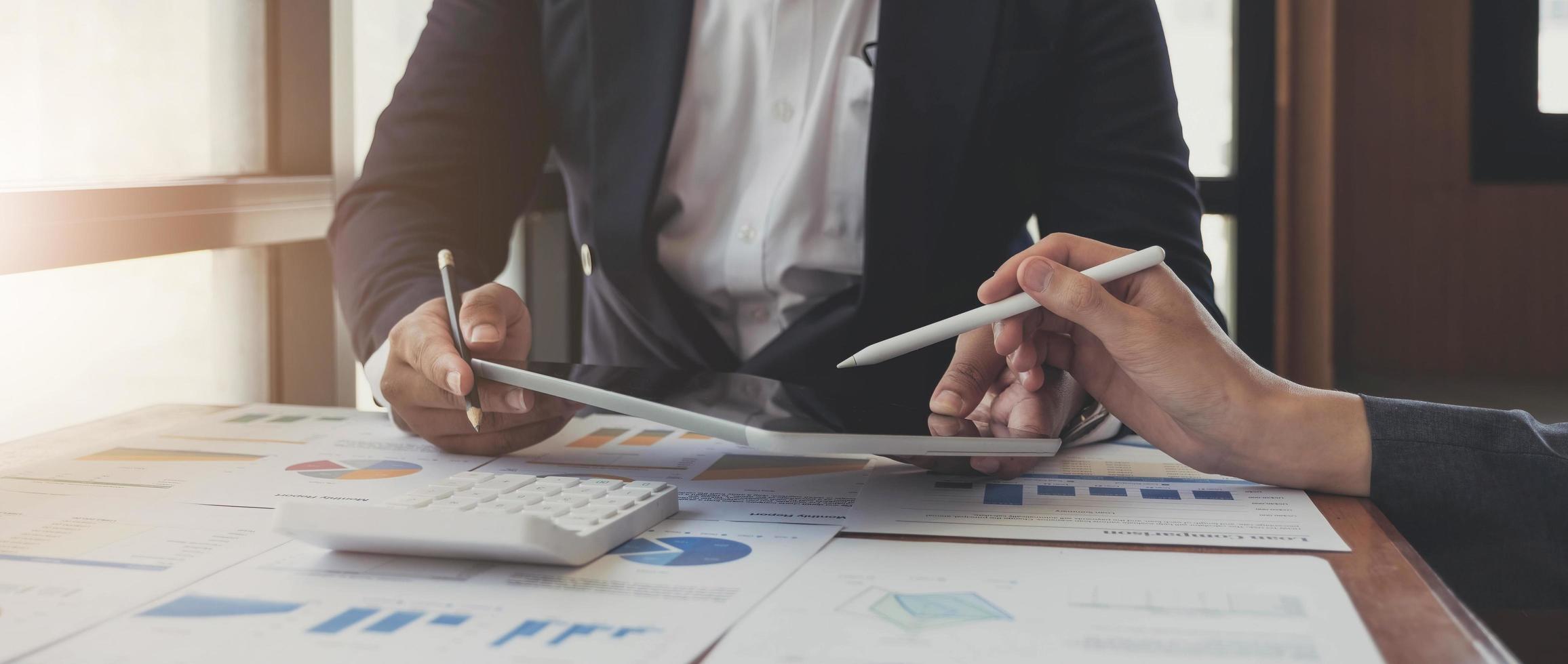 mortgage fund managers team discuss about investment analysis