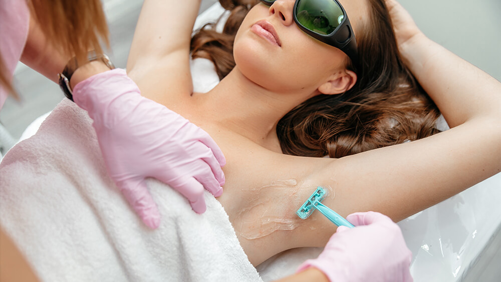 Shaving underarm