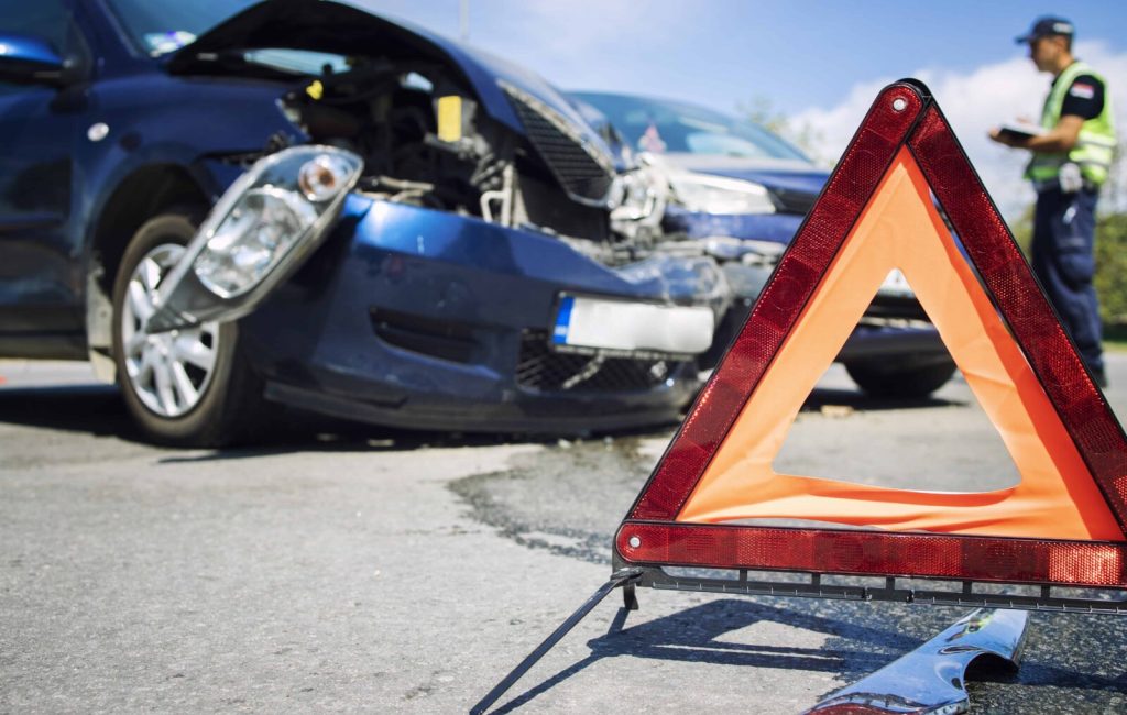 road-accident-with-smashed-cars (1) Understanding Personal Injury Law in Glendale: